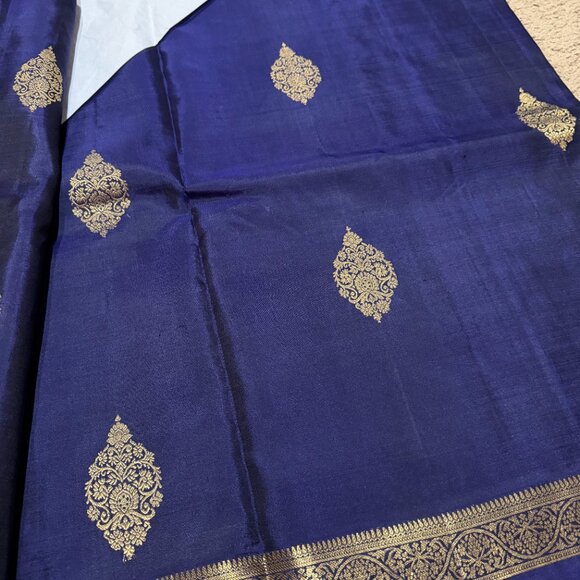 Pure kanchipuram Silk Saree in blue - Picture 3 of 11